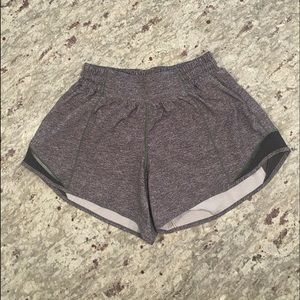 Lululemon Hotty Hot Short II 4”